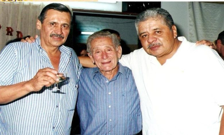 Roberto Brizuela a la derecha, junto al Lolo Carauni en el centro